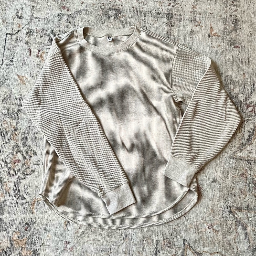 Waffle knit tan long sleeve - Uniqlo - Small